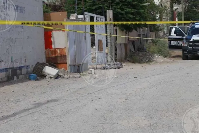 Lanzan 'encobijado' frente a casa de candidata y la amenazan de muerte