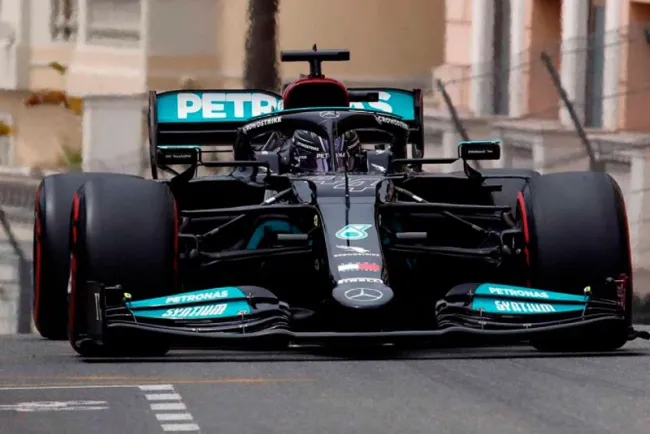 ¿Hasta (Checo) Pérez me rebasó?, dice Hamilton