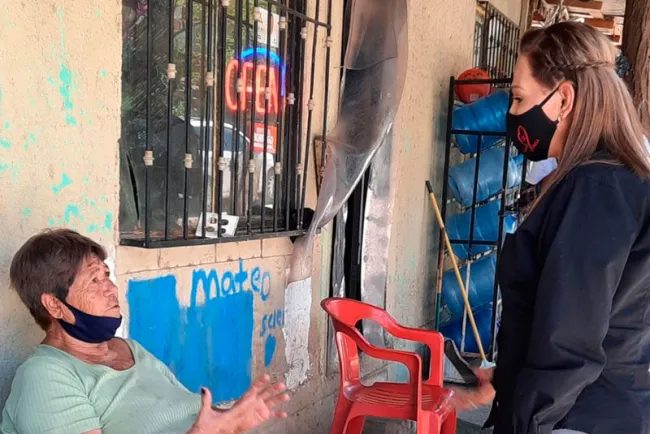 Recorre Lupita Gracia la colonia El Rastro