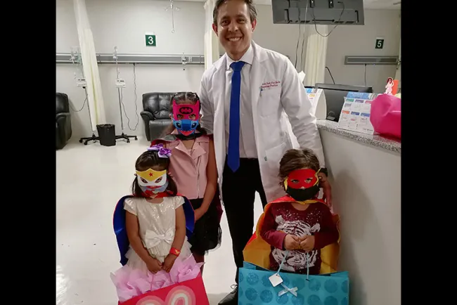 Emotivo homenaje a infantes