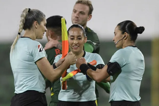 Arbitraje femenino hace historia en la Copa Libertadores