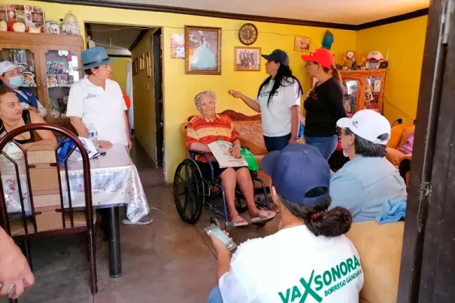 Acuerda Amparano atención a cada rincón del Distrito 02