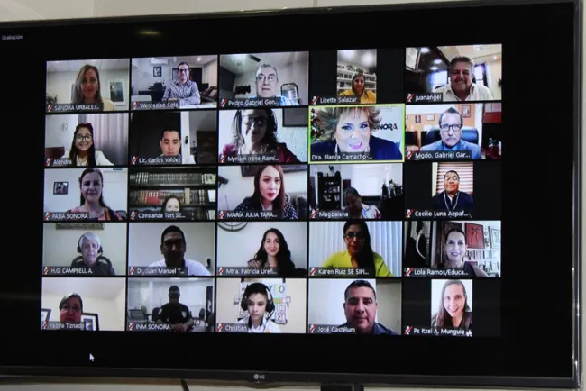 Analizan atención a niñez migrante