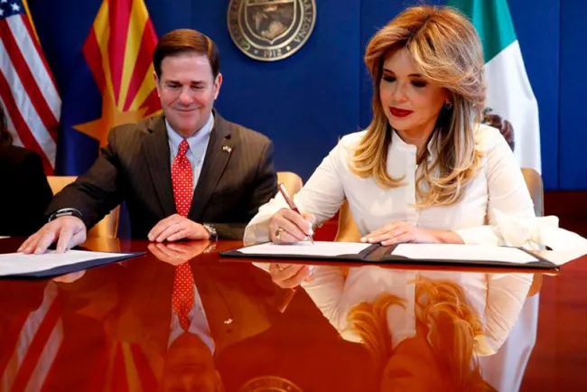 Firman gobernadores acuerdo