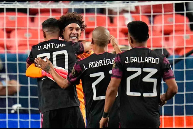 Ochoa pone al Tri en la final del Final Four