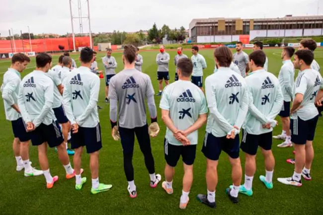 Selección española libre de covid-19 tras contagio de Busquets