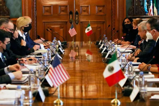 Alista Kamala Harris reunión con mujeres emprendedoras