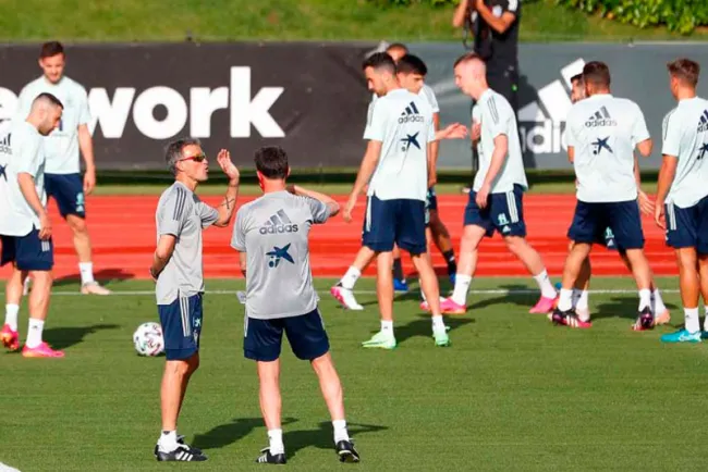 Tras polémica, sí se vacunará a selección de España