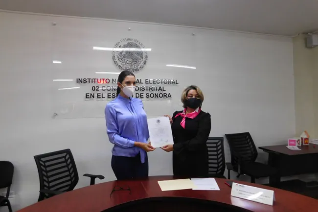 Recibe constancia de candidata electa a la diputación federal