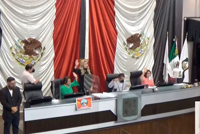 Regresan al Congreso 4 diputados con licencia