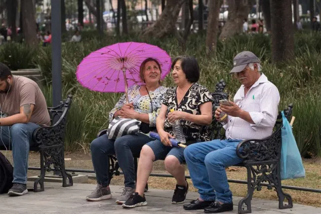 En julio, adultos mayores recibirán pensión de 3 mil 100 pesos