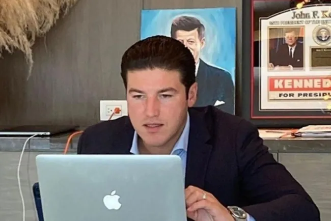 ‘El Bronco’ recibe a Samuel García en Palacio de Gobierno en NL