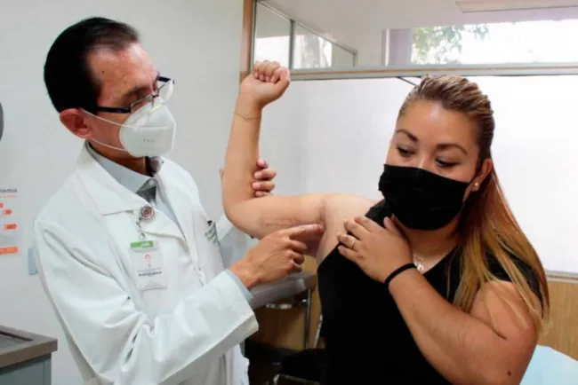 Bala le inmovilizó el brazo a Ana e IMSS le recupera 90% de movilidad