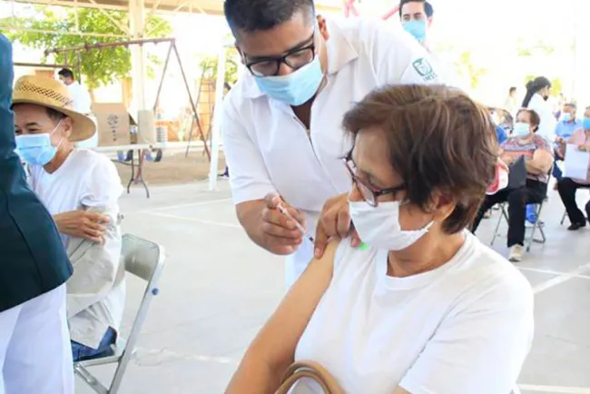 Abrirán frontera tras vacunación anti-Covid