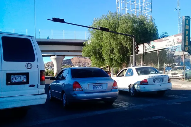 Invitan a respetar nuevos semáforos