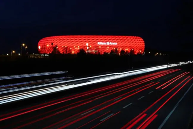 Estadio de la Eurocopa se iluminaría con los colores del arcoíris
