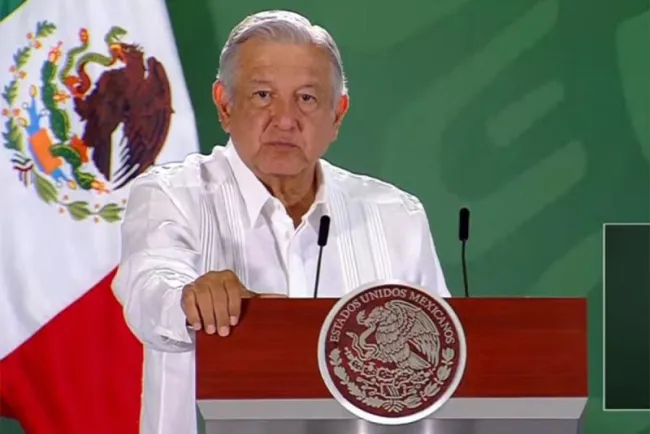 Los grupos de autodefensas no deben existir: López Obrador