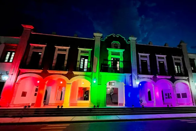 Iluminará Unison edificio con los colores del Orgullo LGTB