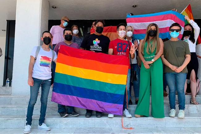 Piden legitimar matrimonios igualitarios