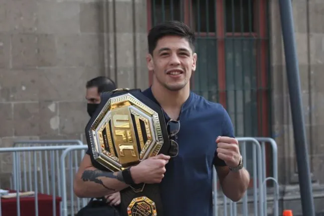 Brandon Moreno se reúne con López Obrador