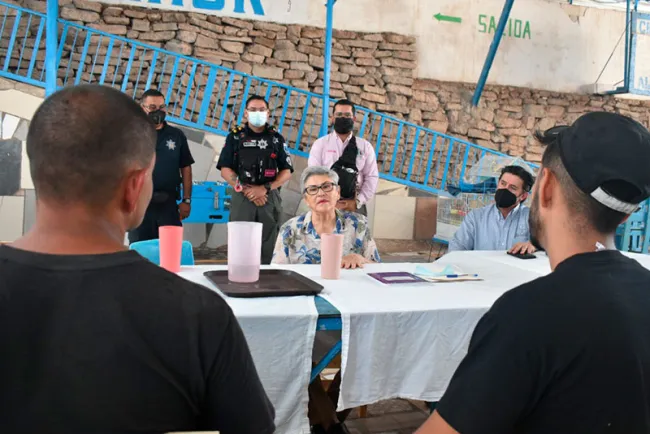 Imparte Unavim taller sobre prevención de la violencia