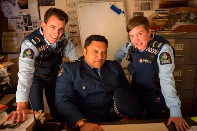 Vampiros, hombres lobo, zombies y fantasmas en 'Wellington Paranormal'