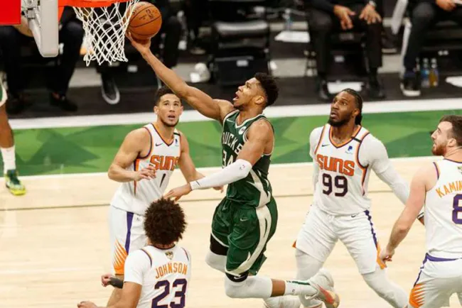 Giannis resucita a los Bucks en las Finales de la NBA
