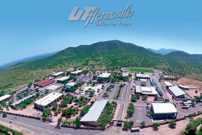 Gradúan más de 700 profesionistas de UTH