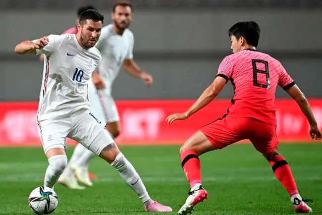 Gignac le pica el orgullo a Memo Ochoa