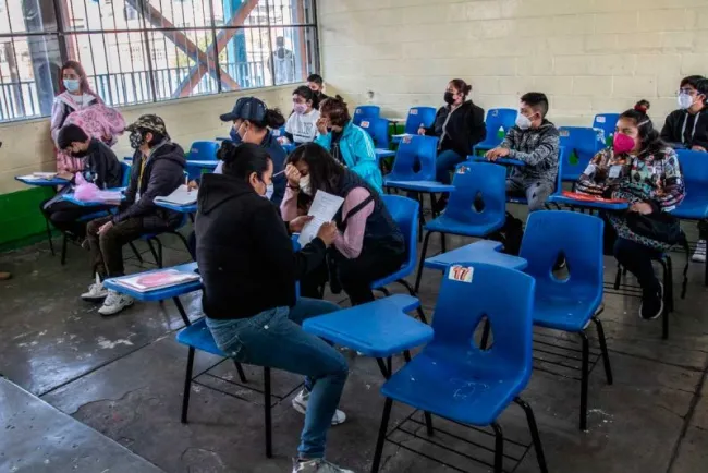 Educación reabrirá pese a tercera ola
