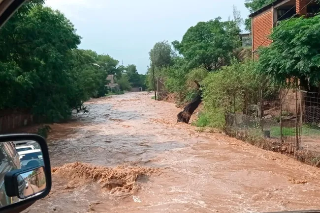 Suman seis personas arrastradas por arroyos, no hay muertos: GS
