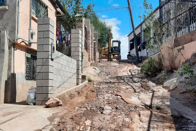 AVANZA LA PAVIMENTACIÓN EN LA COLONIA 5 DE MAYO