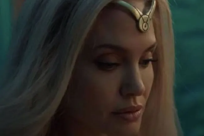 ¿Los Eternos también se estrenará al mismo tiempo en cines y Disney+?