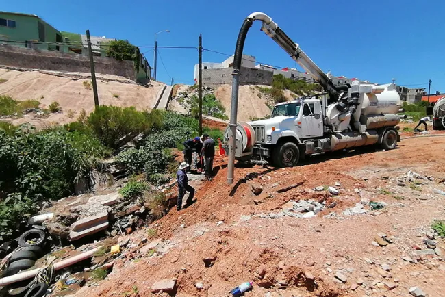 Atiende Oomapas fuga de drenaje en Bellotas