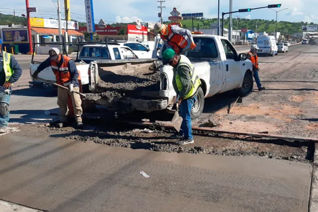 Implementan programa emergente de bacheo