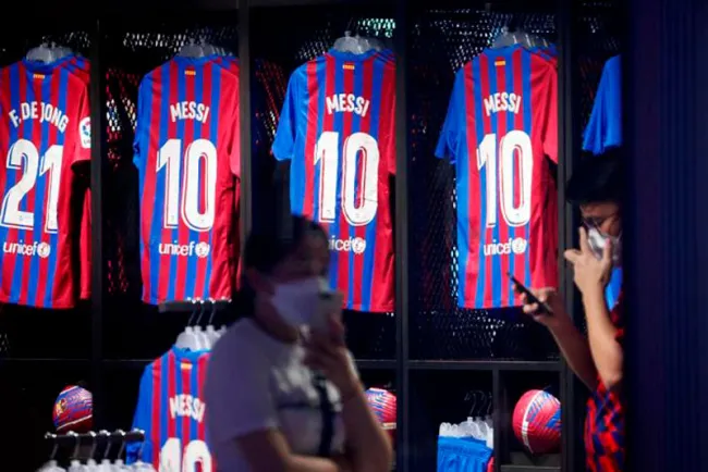 ¿Quién va por Messi? PSG y Manchester City dicen esto