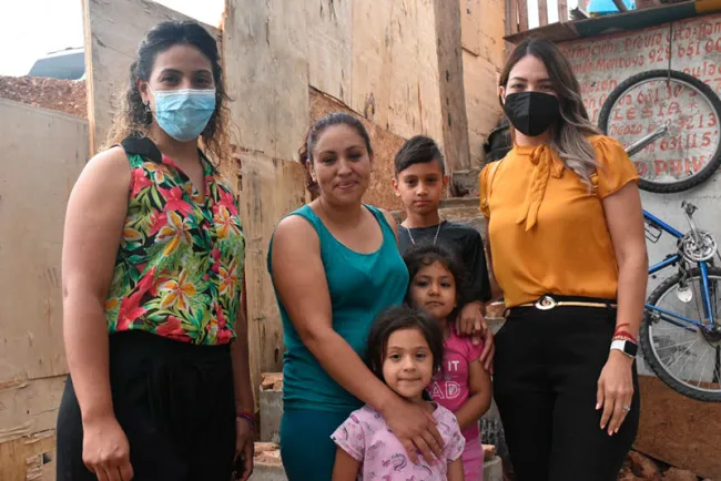 Apoya DIF a familia nogalense