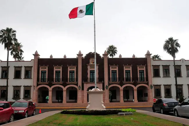 Brinda Rectora bienvenida al semestre 2021-2 en Unison