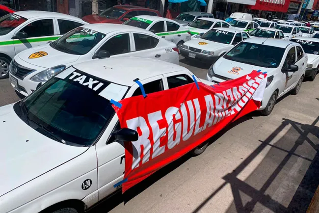 Buscan regularizar permisos de 500 taxis