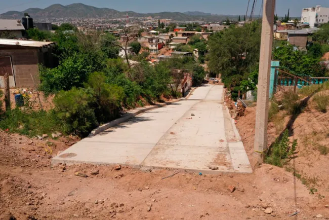 Culminan pavimentación de calle en la Leandro Valle