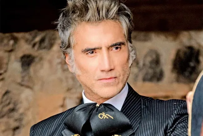 Alejandro Fernández, unido a su familia