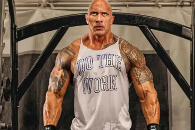The Rock manda épico mensaje a policía que es su 'gemelo' y que se hizo viral