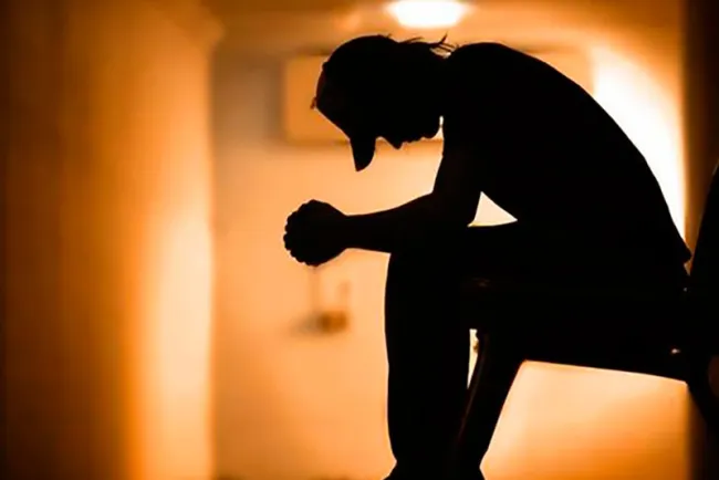 Llama Salud a observar señales para prevenir el suicidio