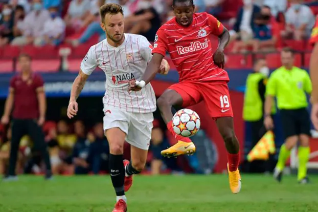 Sevilla evita tropezar en casa dentro de la Champions