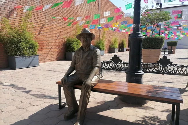 Rinden tributo a Don Óscar Monroy