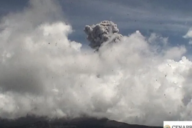 Popocatépetl registra nueva explosión previo al Grito de Independencia
