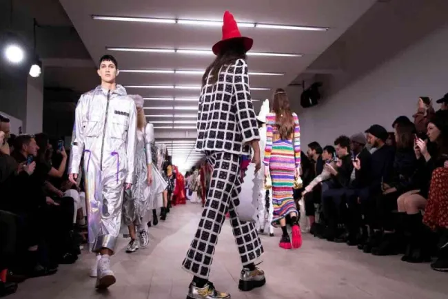 Los desfiles vuelven a la Semana de la Moda de Londres