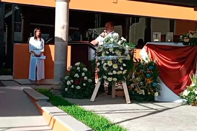 Brindan homenaje póstumo