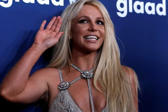 Britney Spears pide por primera vez en documentos oficiales terminar con tutela