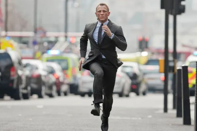 ¿Te imaginas a James Bond en tenis?